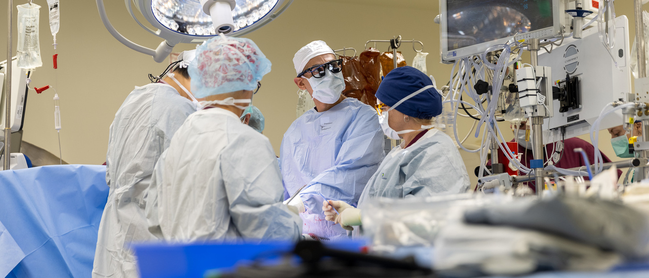 Mohammad Bashir and thoracic surgery fellow Albert Pai perform a pulmonary/tricuspid valve repair/replacement at UIHC on Friday, Oct. 22, 2021.